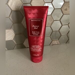 Bath and Body Works Forever Red Ultimate Hydration Body Cream